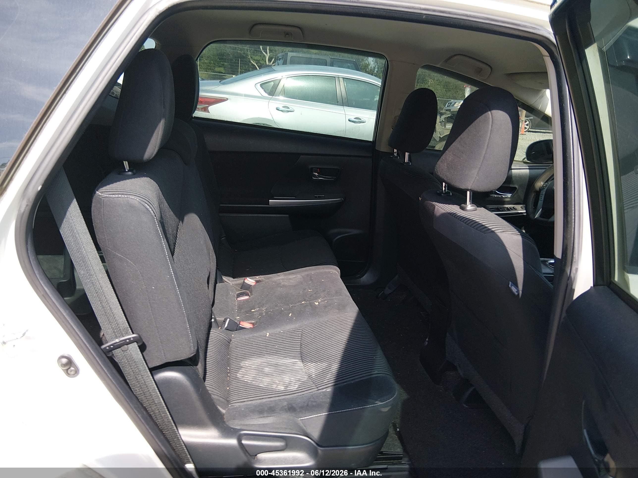 2015 Toyota Prius V Two White vin: JTDZN3EU6FJ018799