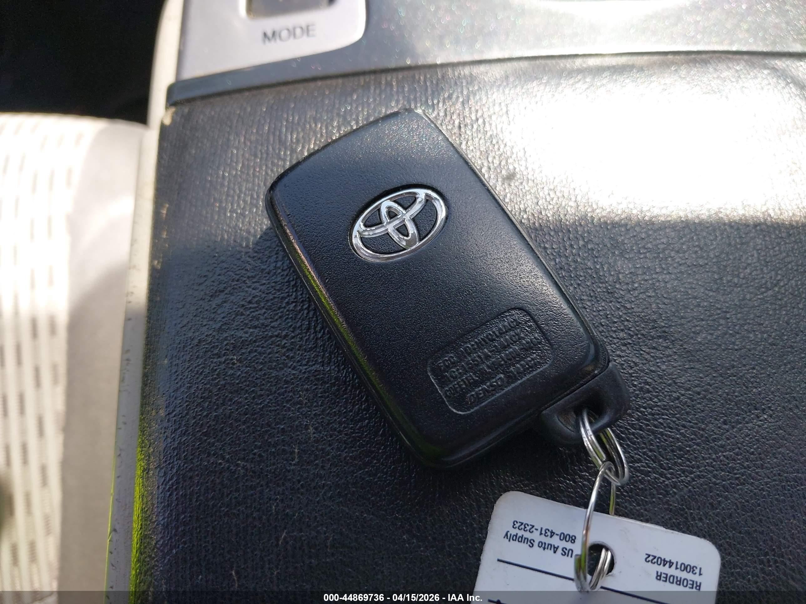 2015 Toyota Prius V Three Серый vin: JTDZN3EU6FJ020651