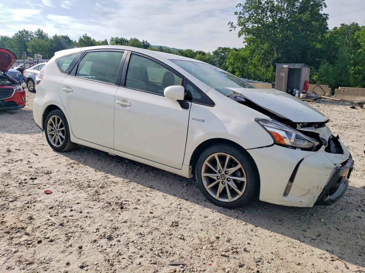 2015 Toyota Prius V Five White vin: JTDZN3EU6FJ036512