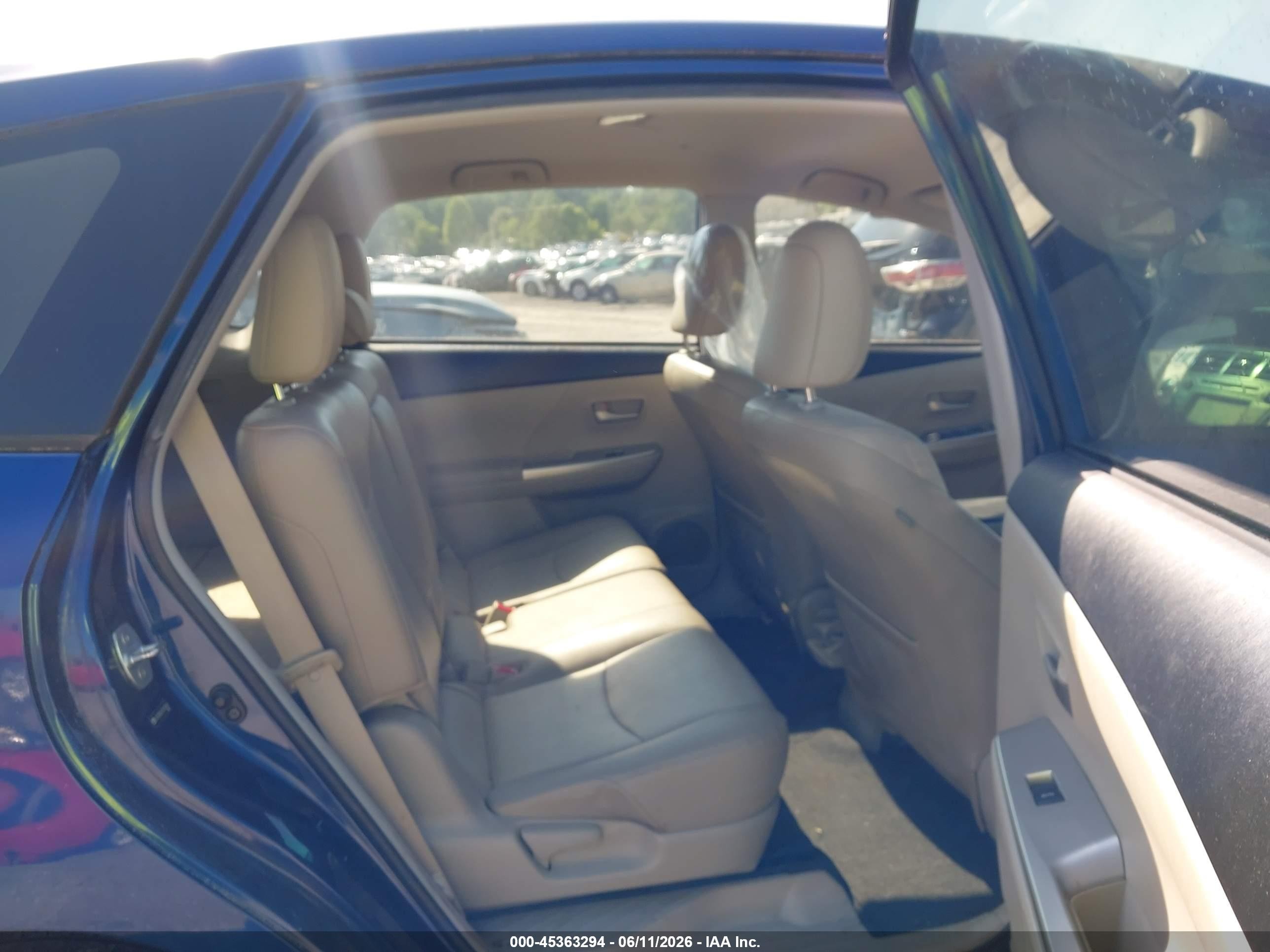 2012 Toyota Prius V Five Синий vin: JTDZN3EU7C3120564