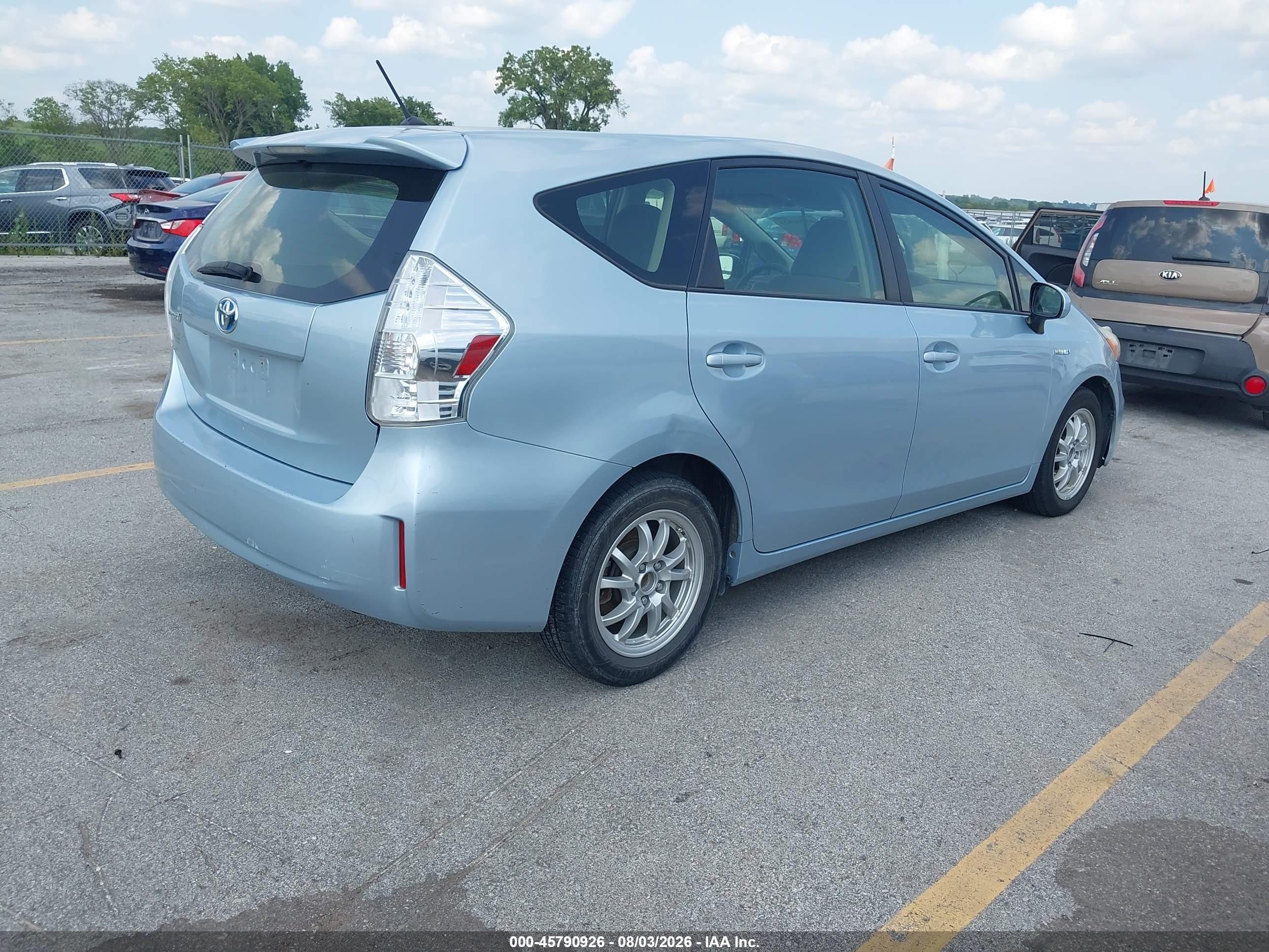 2012 Toyota Prius V Two Синий vin: JTDZN3EU7C3126848
