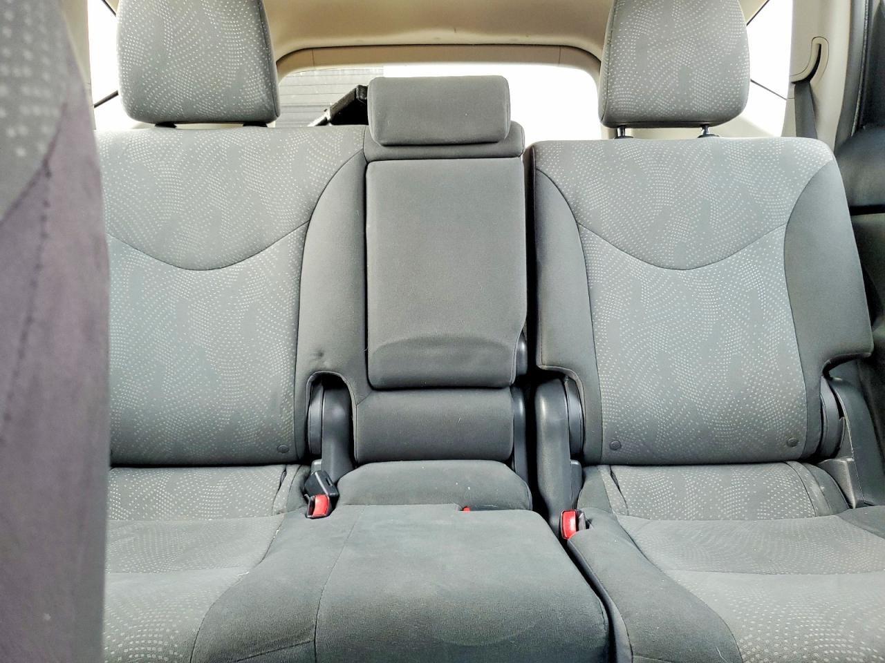 2012 Toyota Prius V Two Gray vin: JTDZN3EU7C3138806