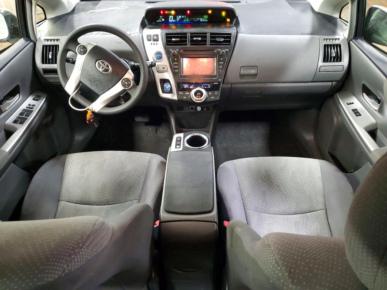 2012 Toyota Prius V Two Серебряный vin: JTDZN3EU7C3156805