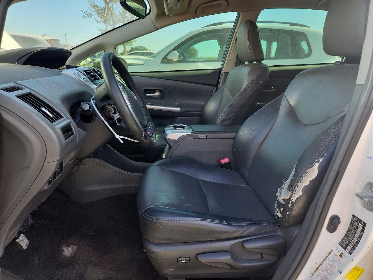 2013 Toyota Prius V Five White vin: JTDZN3EU7D3190812