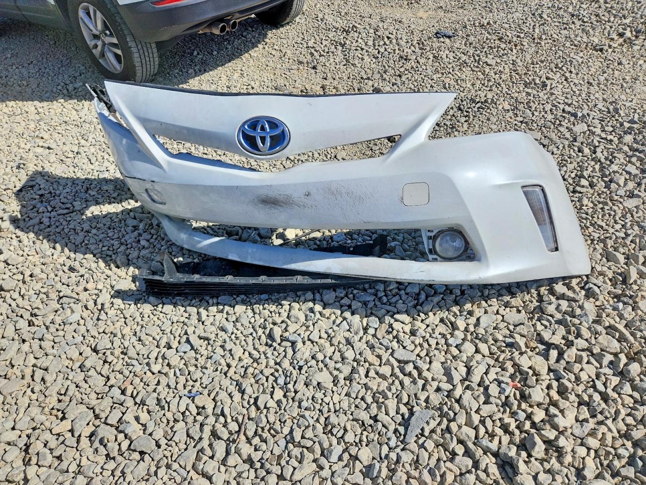 2013 Toyota Prius V Five White vin: JTDZN3EU7D3190812