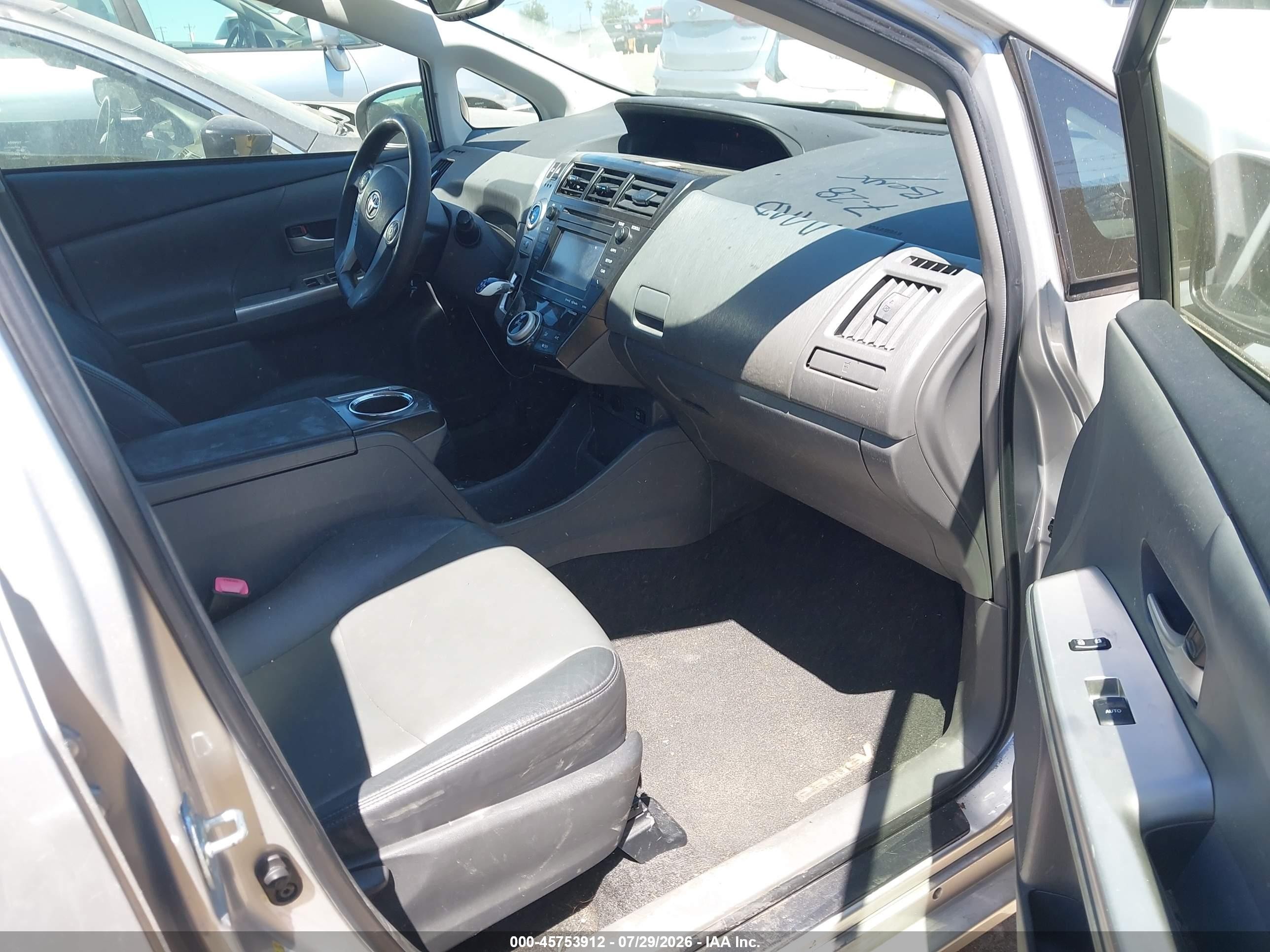 2013 Toyota Prius V Five Silver vin: JTDZN3EU7D3222609