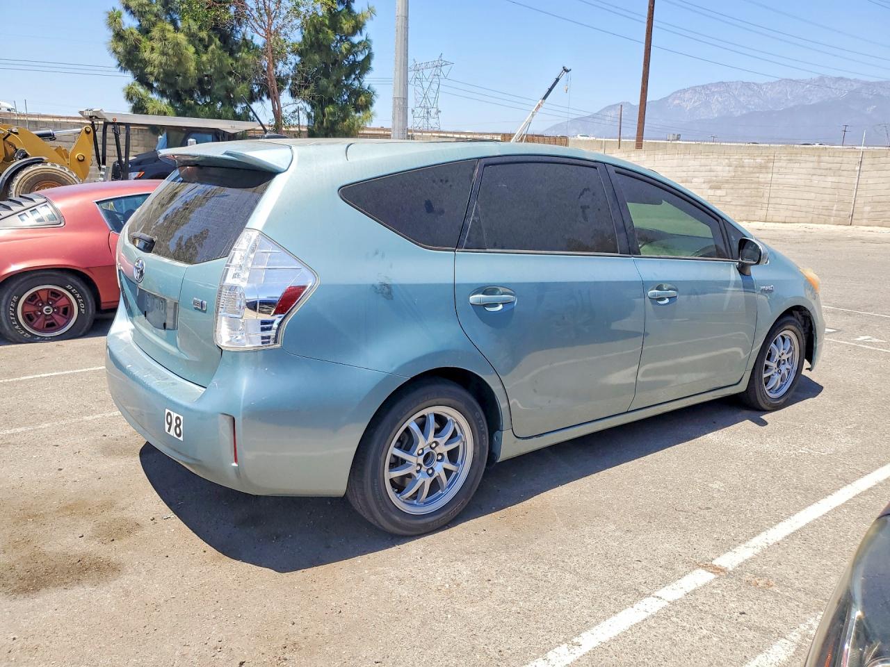 2013 Toyota Prius V Two Green vin: JTDZN3EU7D3247686