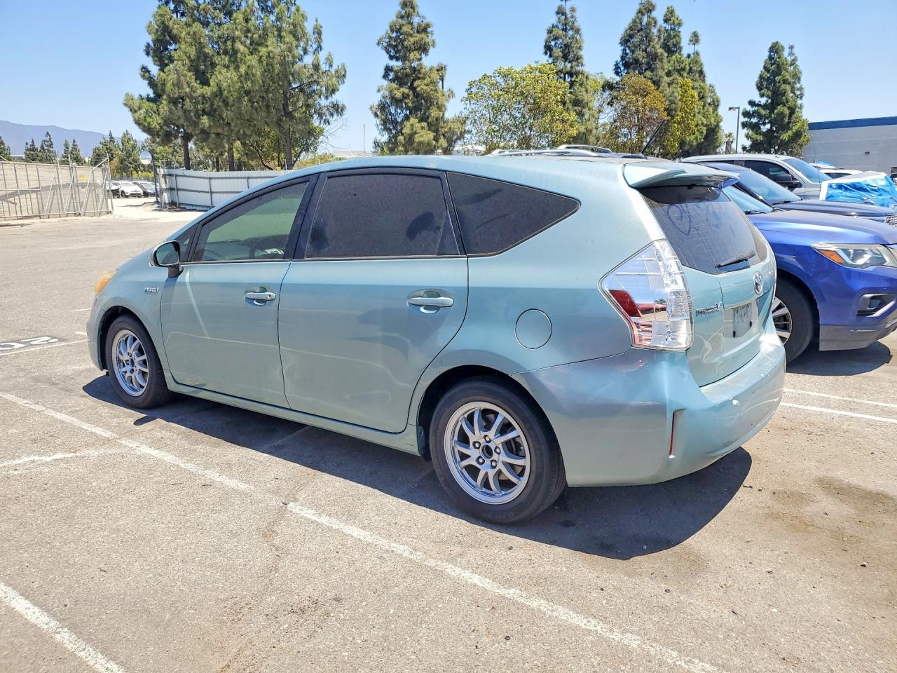 2013 Toyota Prius V Two Green vin: JTDZN3EU7D3247686
