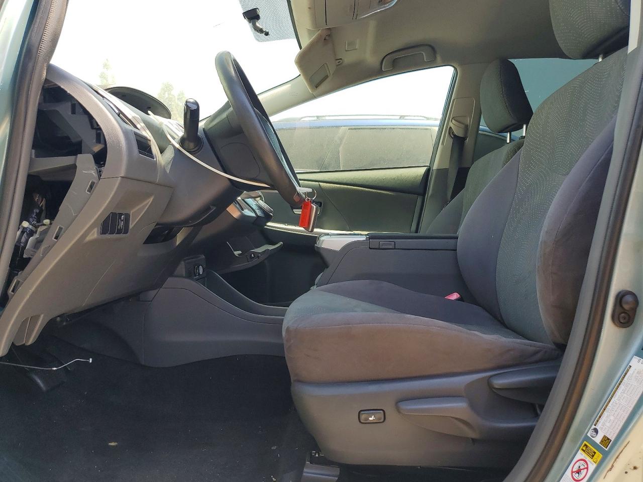 2013 Toyota Prius V Two Green vin: JTDZN3EU7D3247686