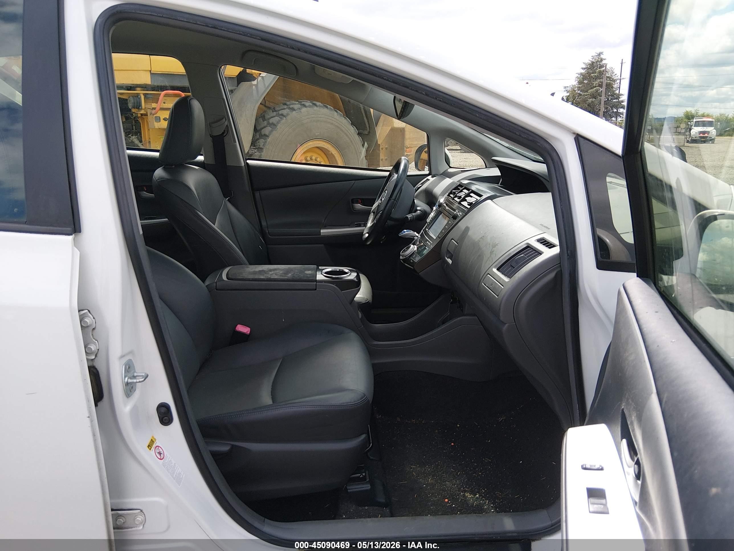 2013 Toyota Prius V Five White vin: JTDZN3EU7D3270031