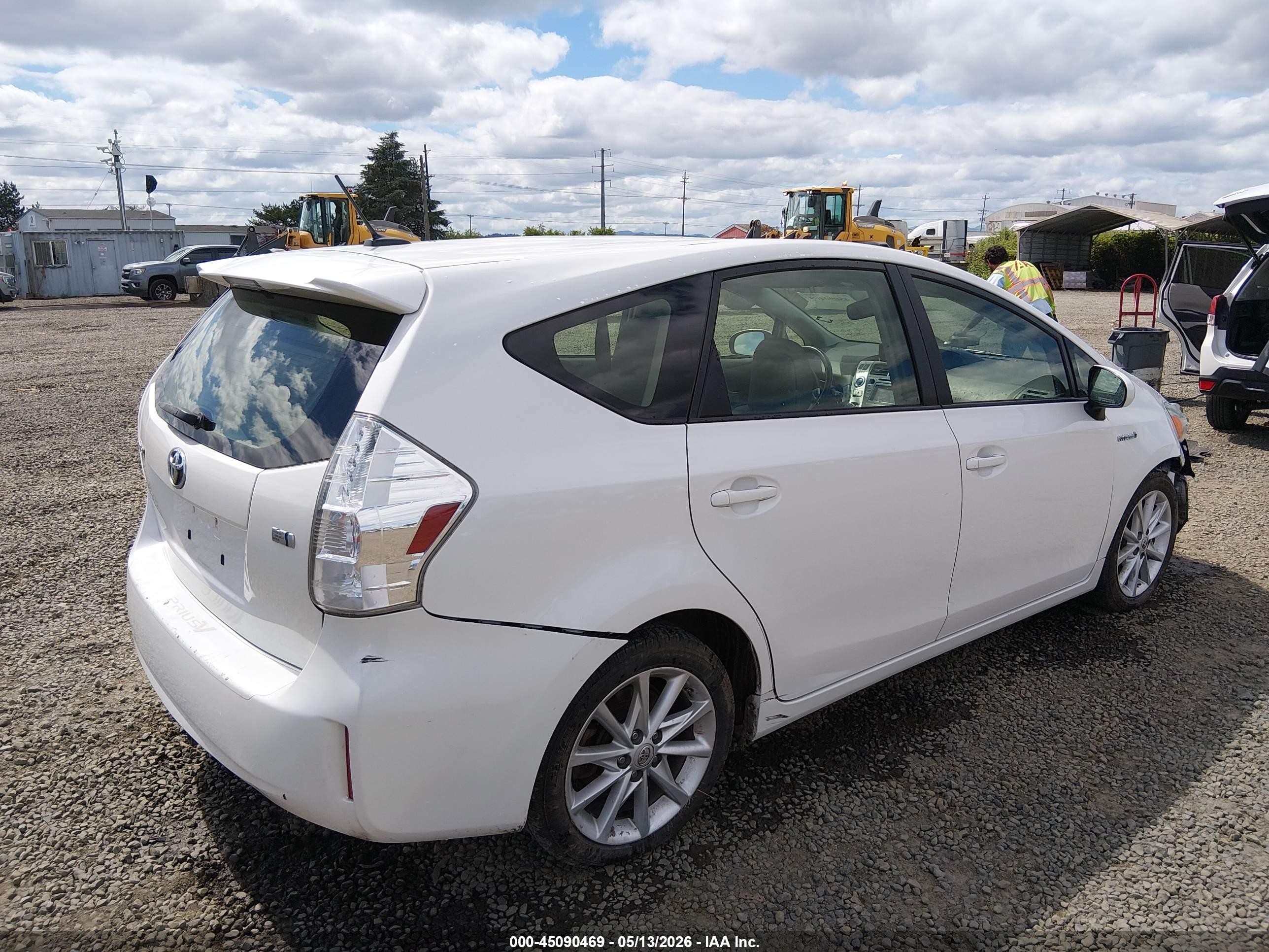 2013 Toyota Prius V Five White vin: JTDZN3EU7D3270031