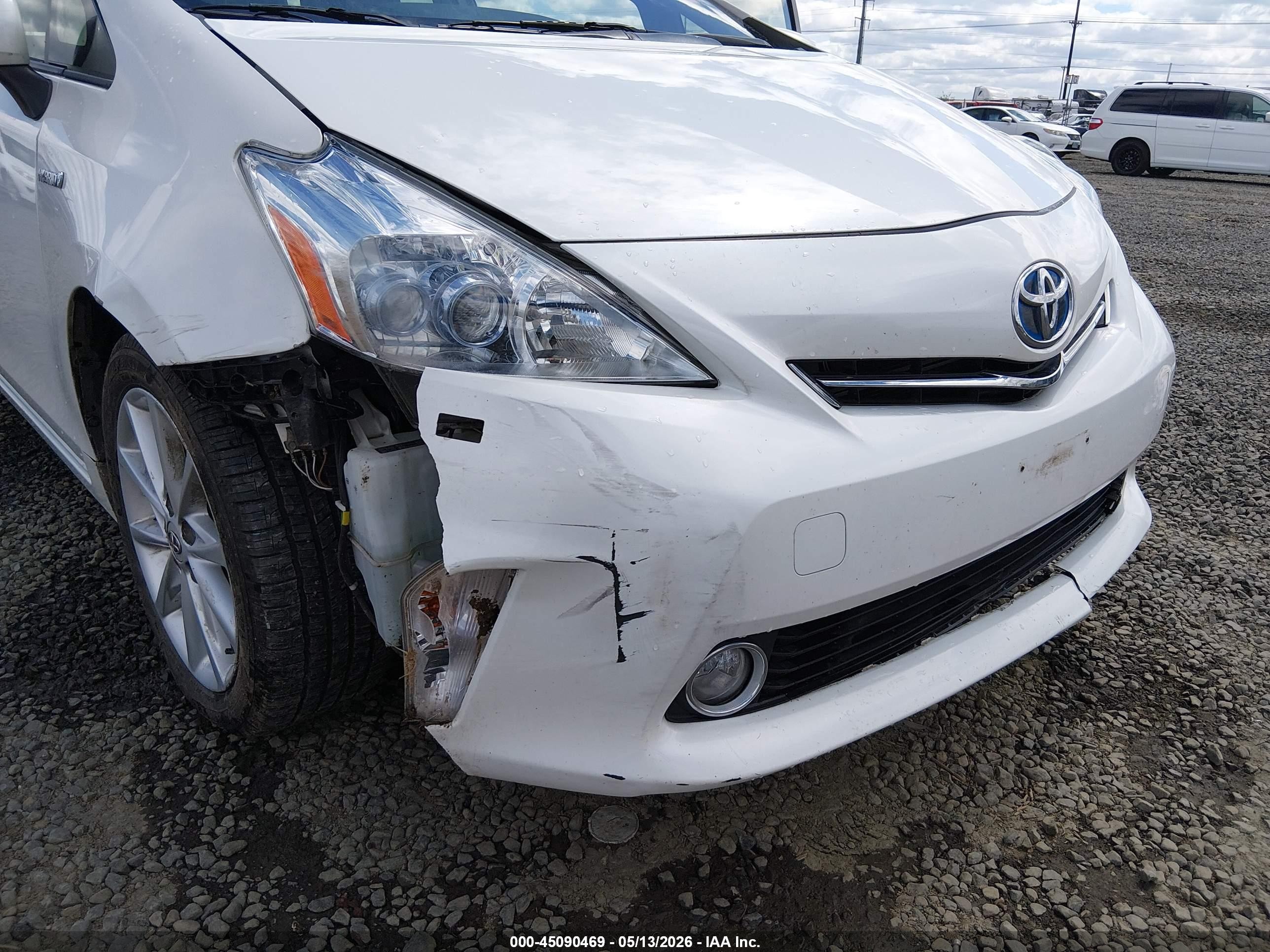 2013 Toyota Prius V Five White vin: JTDZN3EU7D3270031