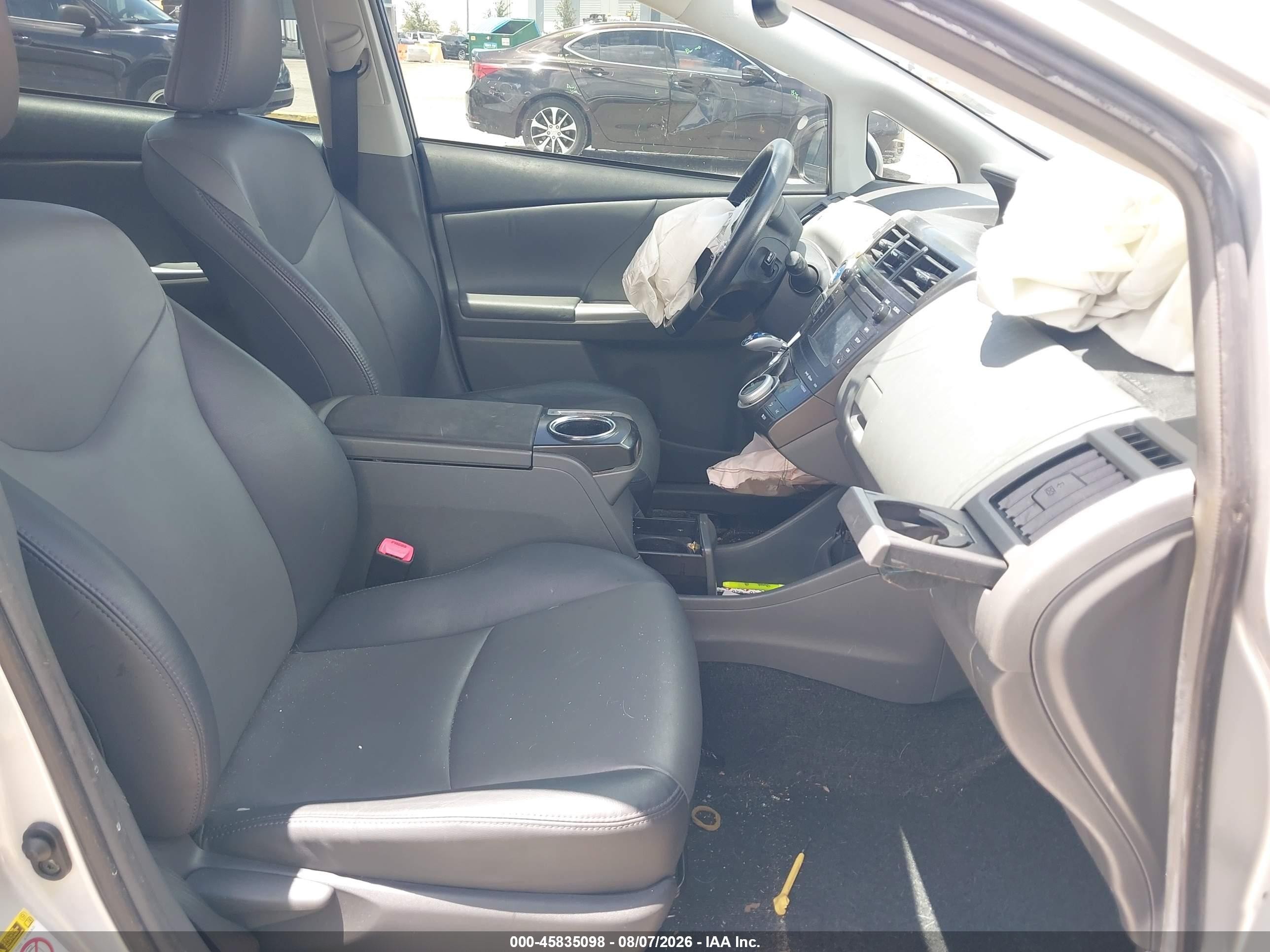 2014 Toyota Prius V Five Серебряный vin: JTDZN3EU7E3351435