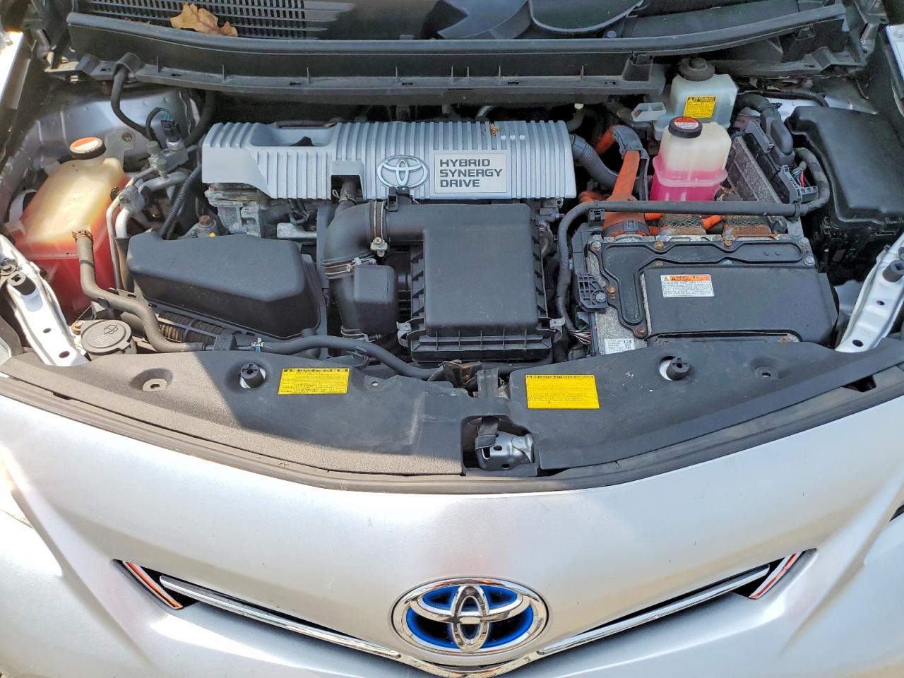 2014 Toyota Prius V Two Серебряный vin: JTDZN3EU7E3365089