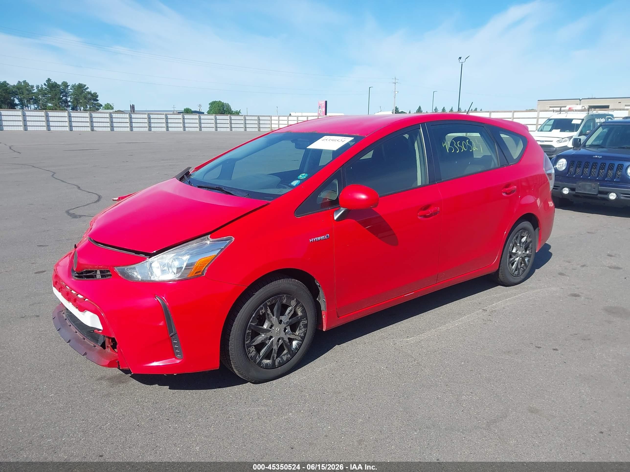2015 Toyota Prius V Two Красный vin: JTDZN3EU7FJ029617