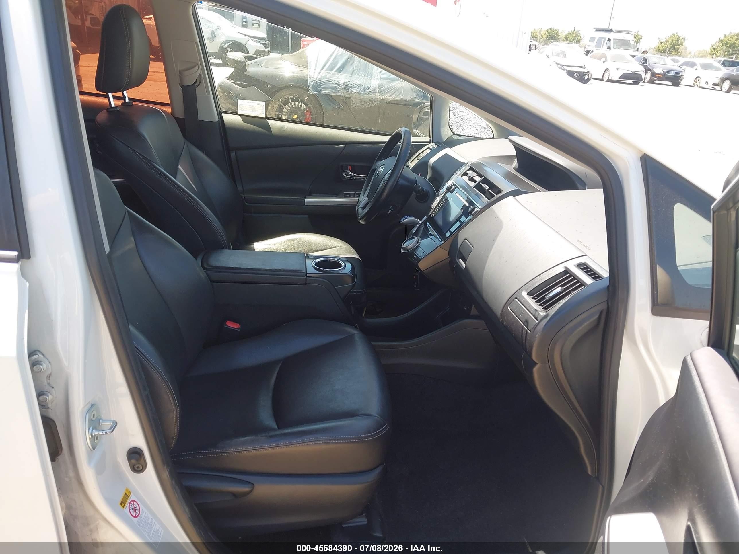 2015 Toyota Prius V Five Белый vin: JTDZN3EU7FJ037779