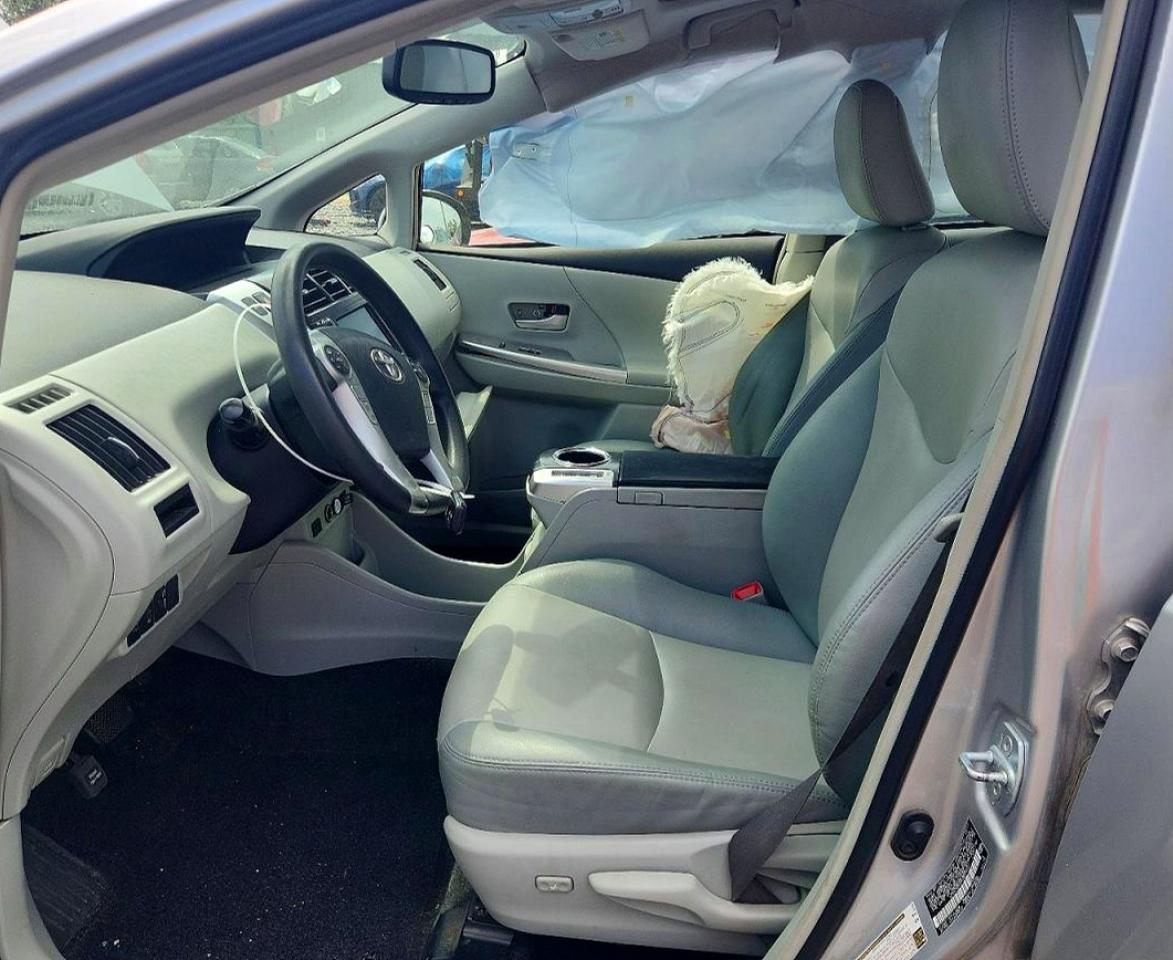 2012 Toyota Prius V Five Silver vin: JTDZN3EU8C3034101