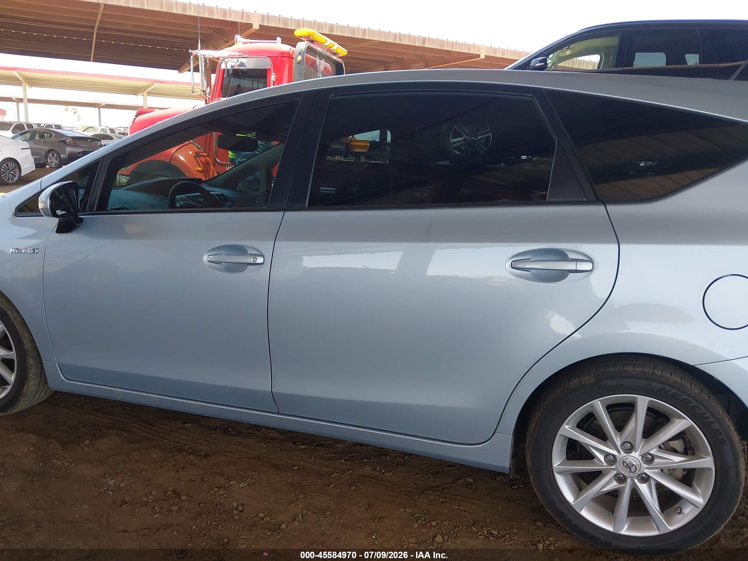 2012 Toyota Prius V Five Silver vin: JTDZN3EU8C3046734