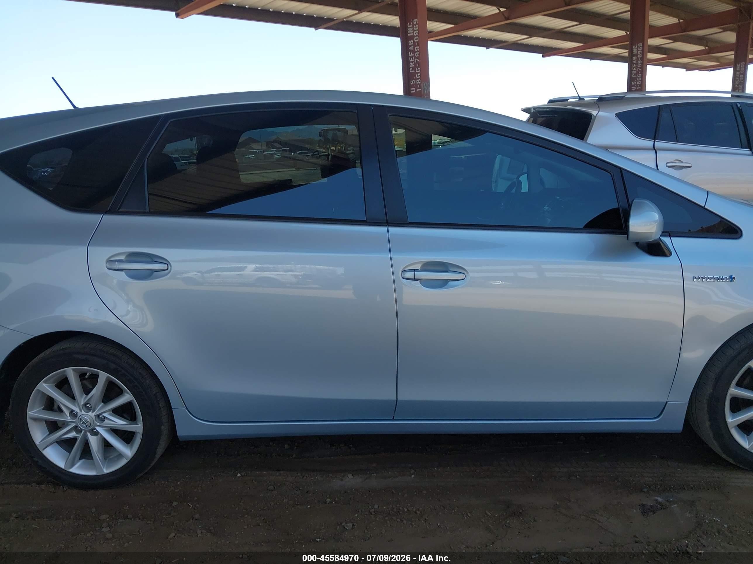 2012 Toyota Prius V Five Silver vin: JTDZN3EU8C3046734