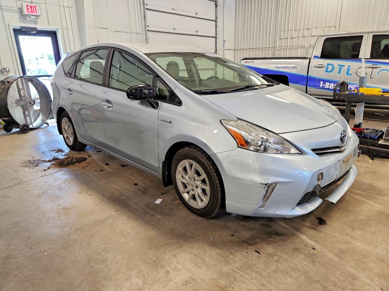 2012 Toyota Prius V Three Синий vin: JTDZN3EU8C3052260
