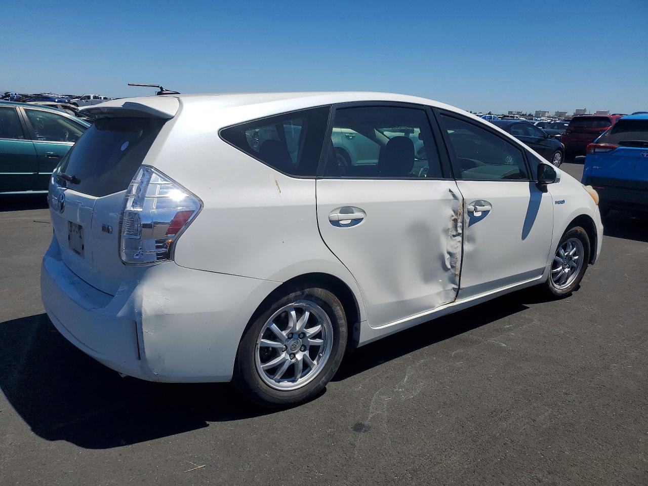 2012 Toyota Prius V Three White vin: JTDZN3EU8C3123070