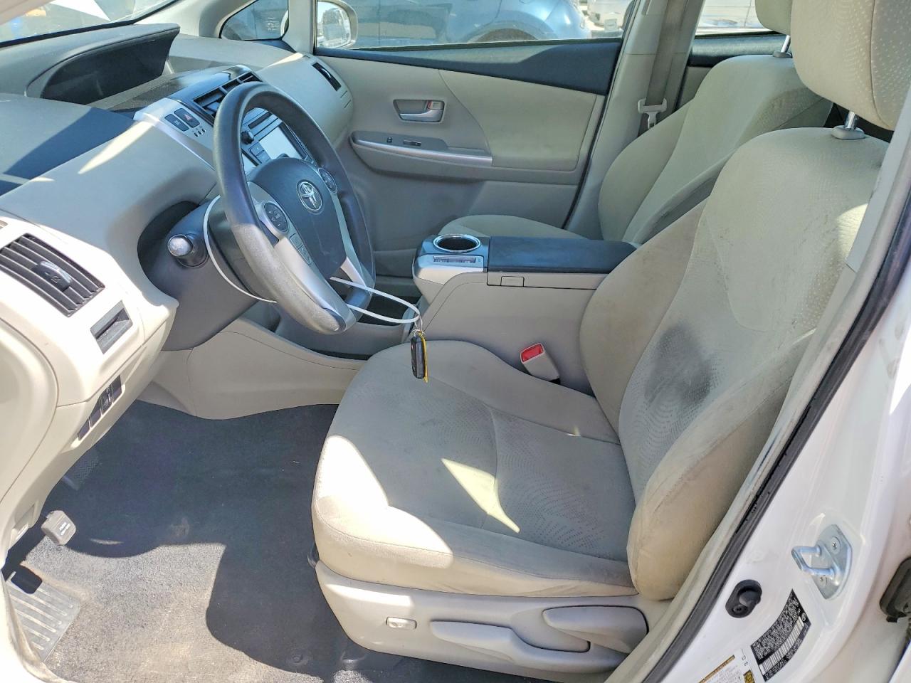 2012 Toyota Prius V Three White vin: JTDZN3EU8C3126843