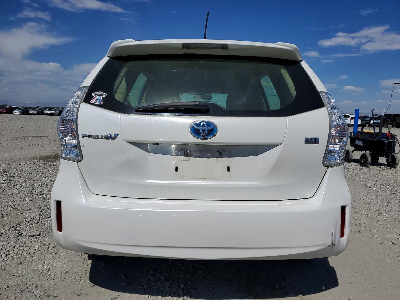 2012 Toyota Prius V Three White vin: JTDZN3EU8C3126843