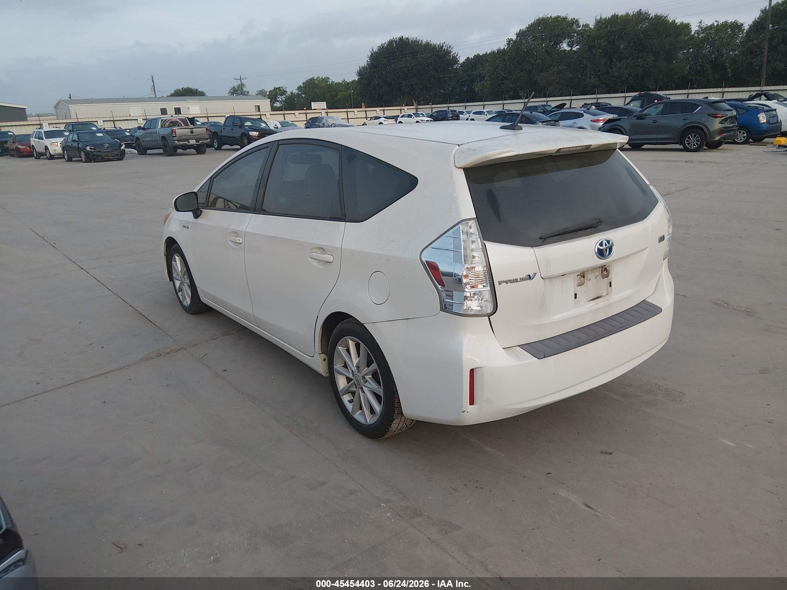 2012 Toyota Prius V Five White vin: JTDZN3EU8C3139446