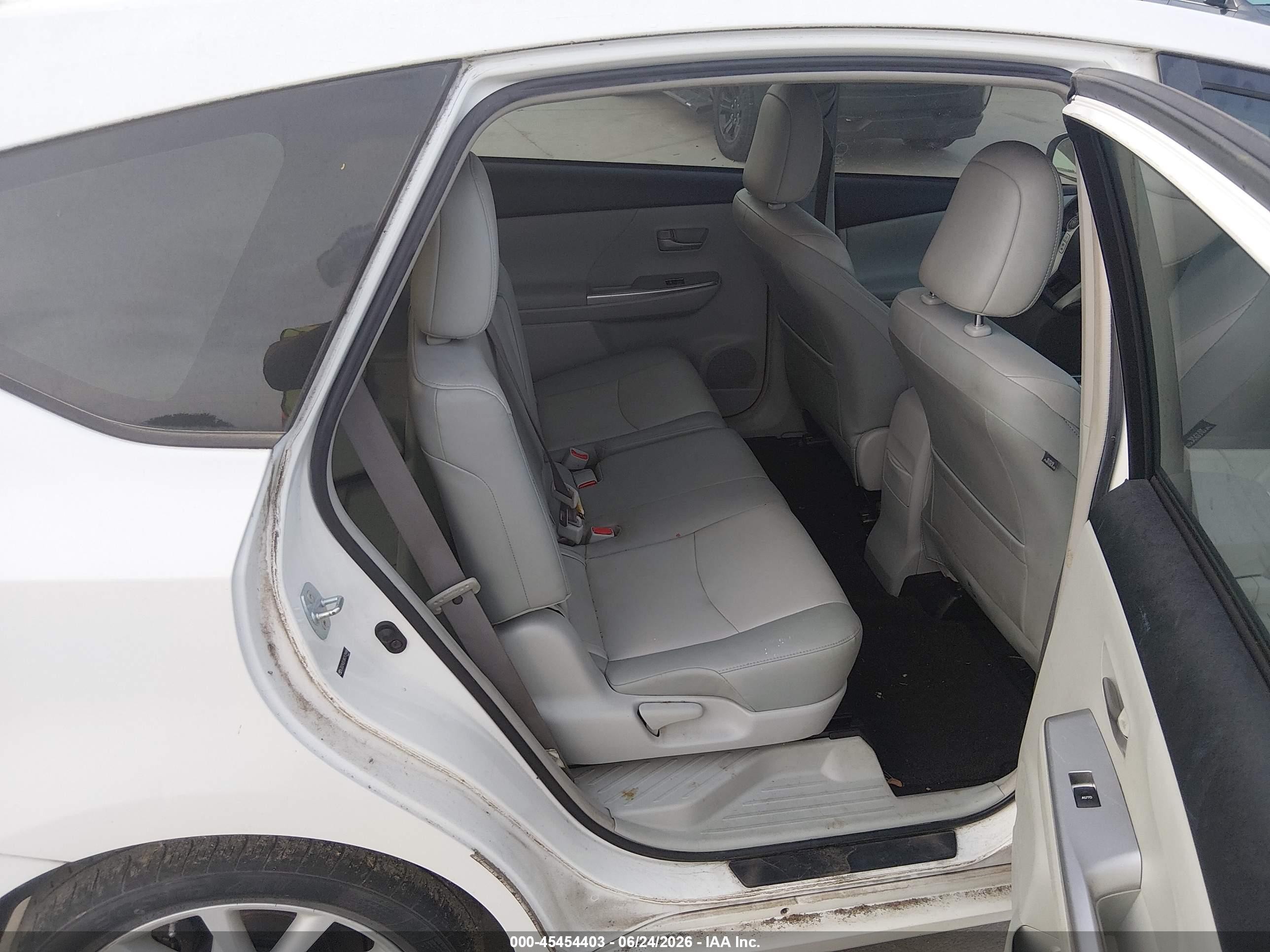 2012 Toyota Prius V Five White vin: JTDZN3EU8C3139446