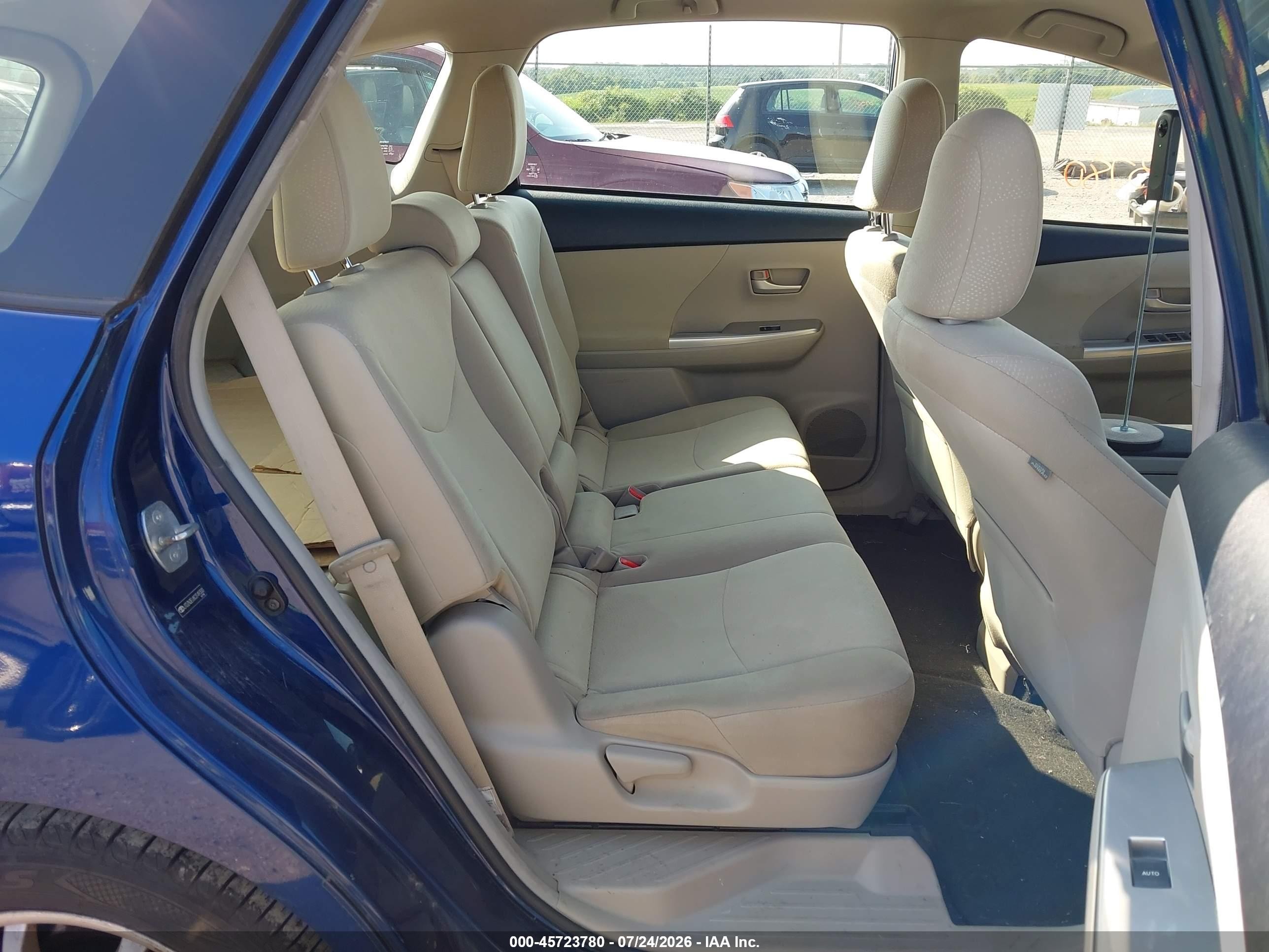 2012 Toyota Prius V Three Синий vin: JTDZN3EU8C3149300