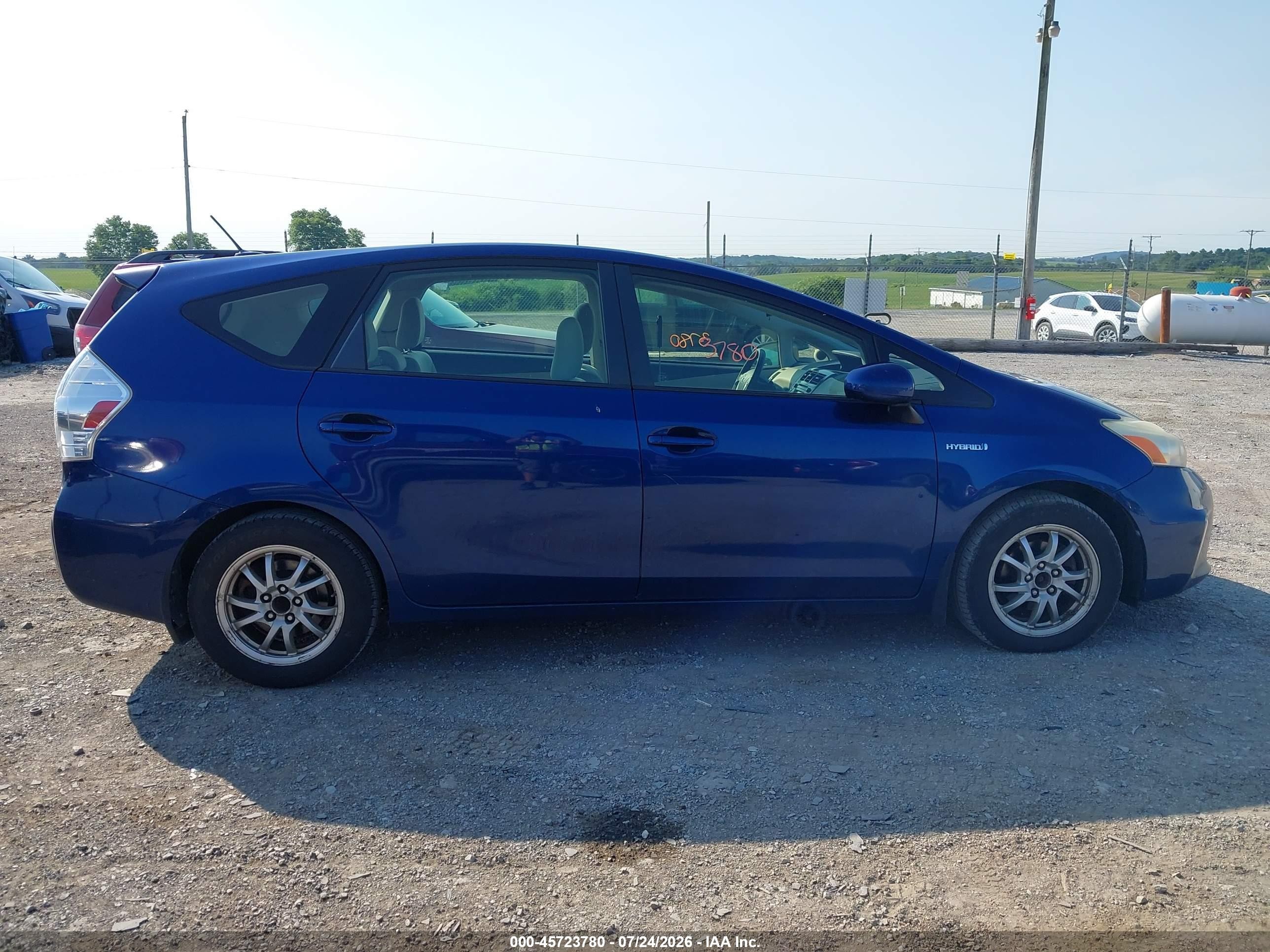 2012 Toyota Prius V Three Синий vin: JTDZN3EU8C3149300