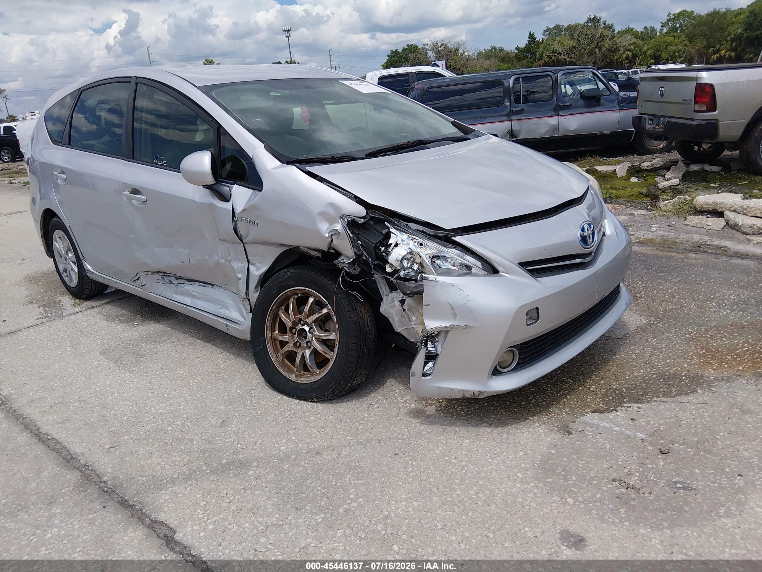 2012 Toyota Prius V Two Silver vin: JTDZN3EU8C3173502