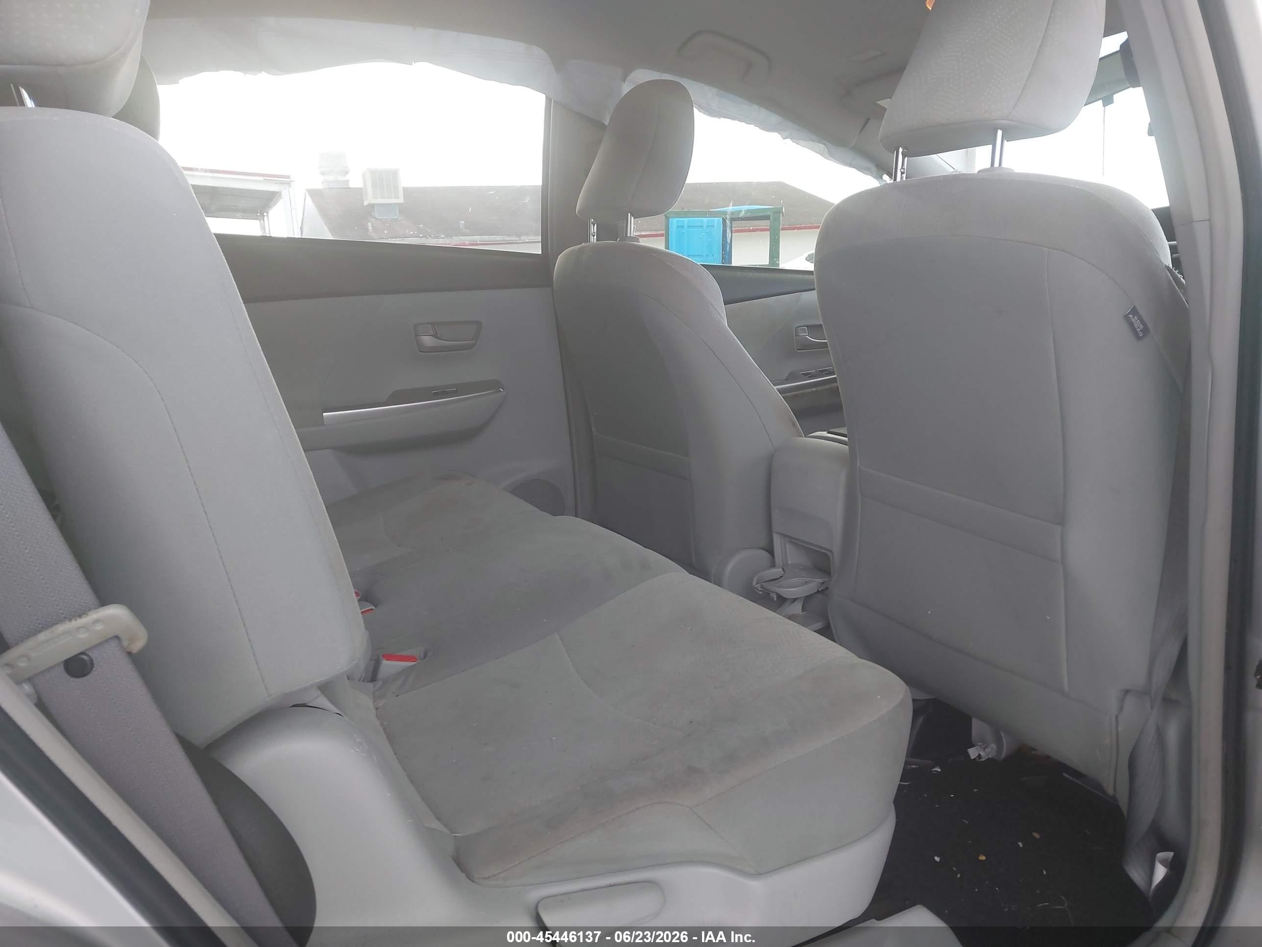 2012 Toyota Prius V Two Silver vin: JTDZN3EU8C3173502