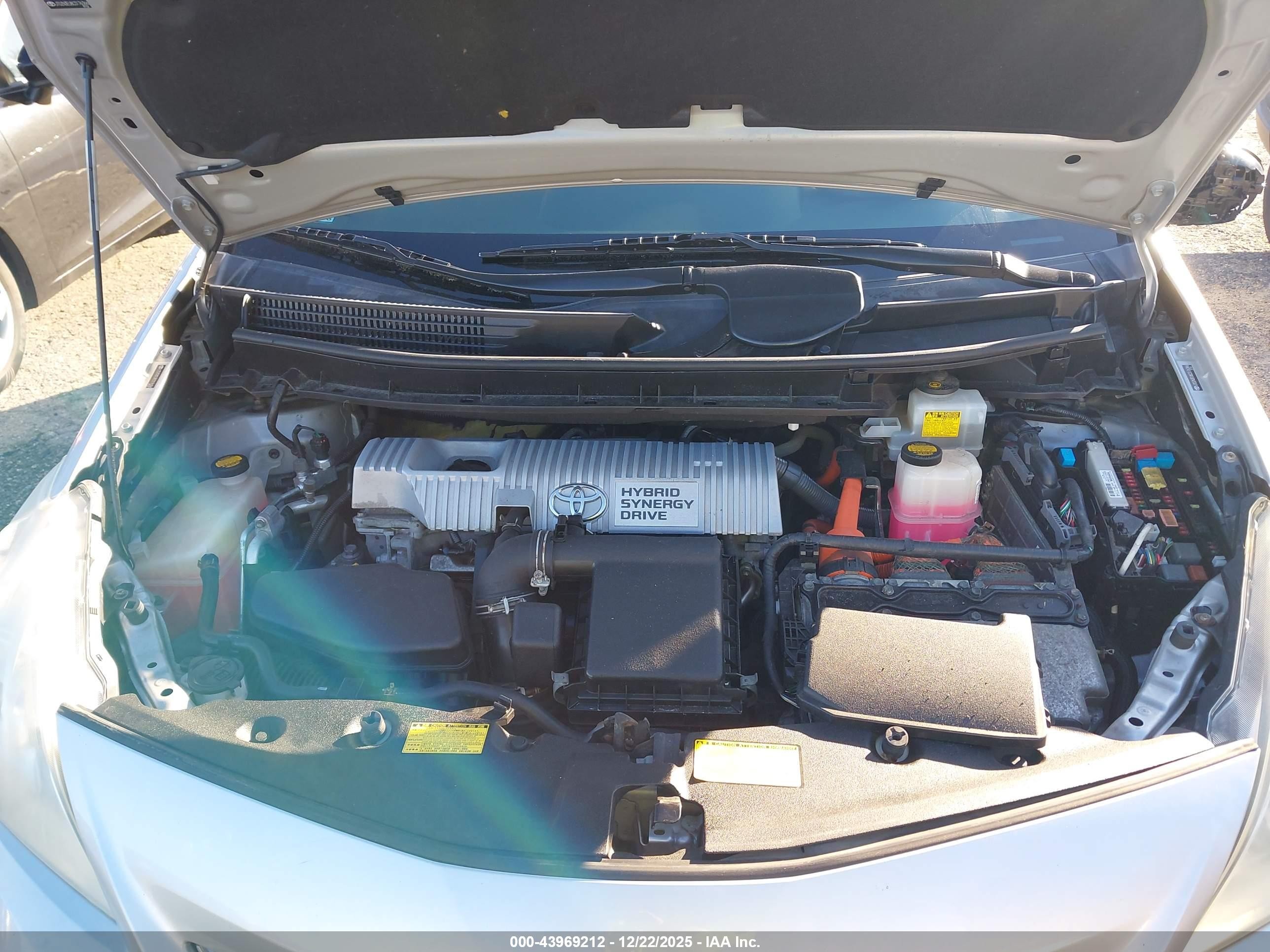 2012 Toyota Prius V Two Silver vin: JTDZN3EU8C3176366