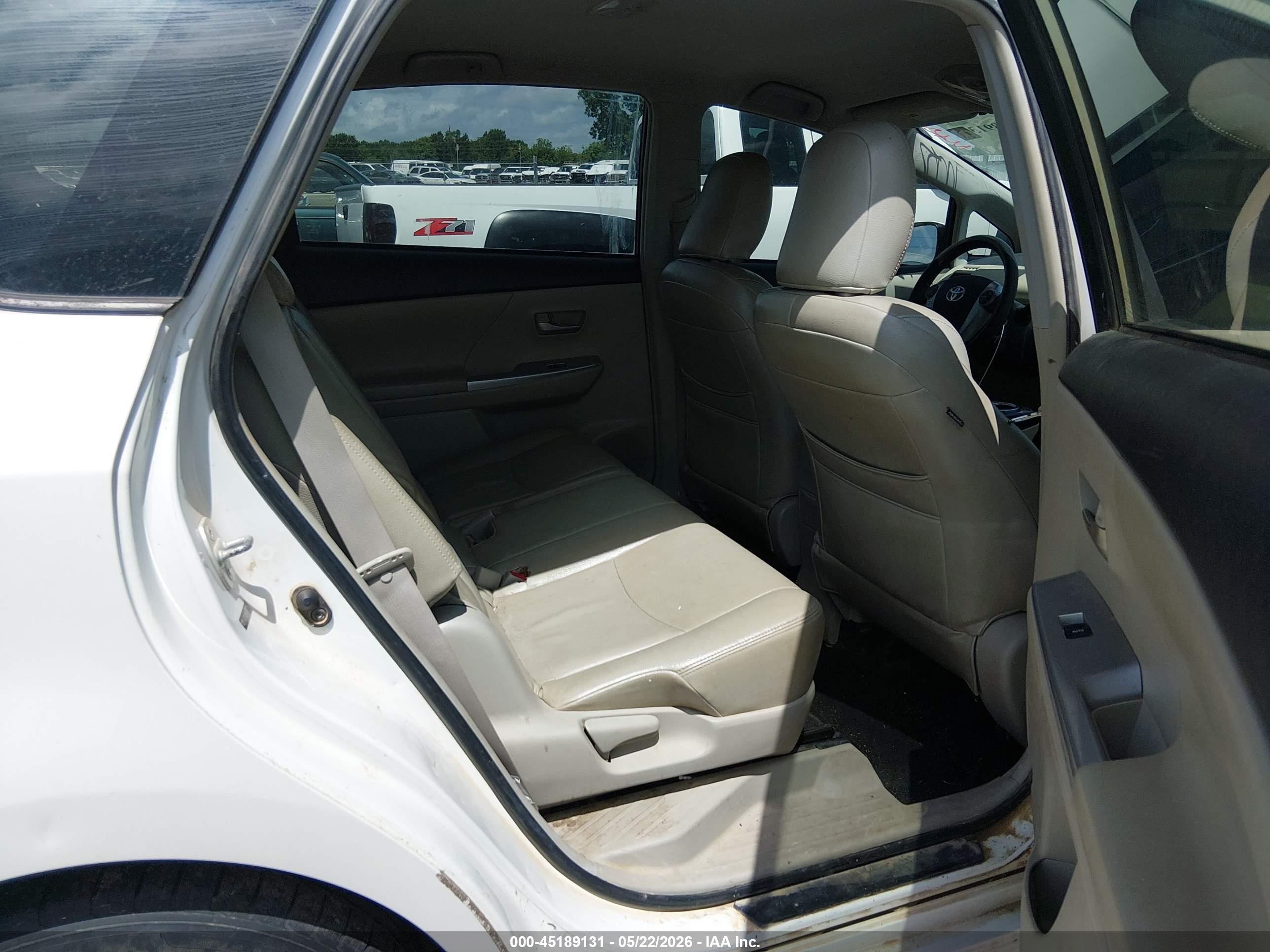 2012 Toyota Prius V Three White vin: JTDZN3EU8C3177176