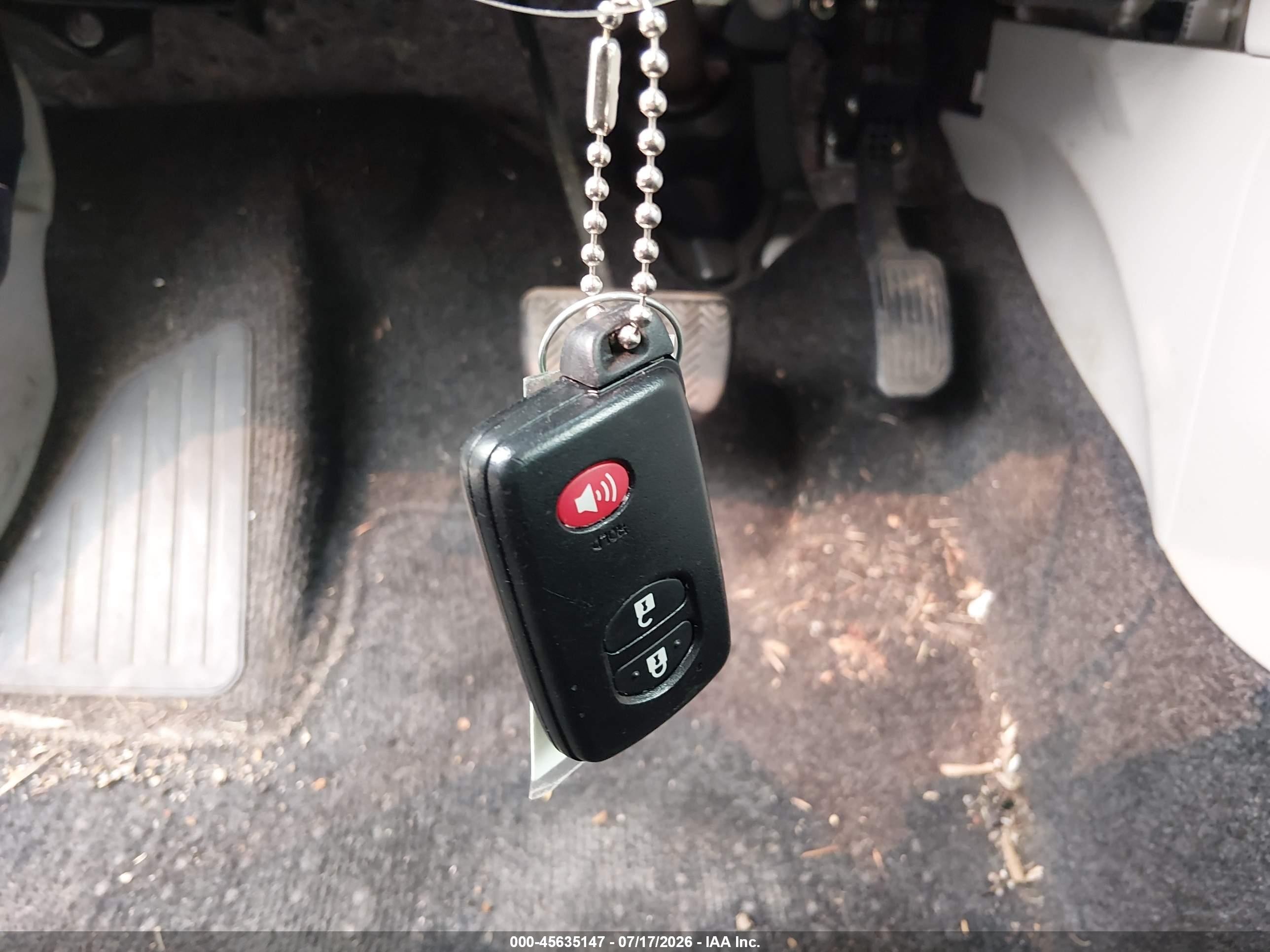 2013 Toyota Prius V Three Silver vin: JTDZN3EU8D3193668