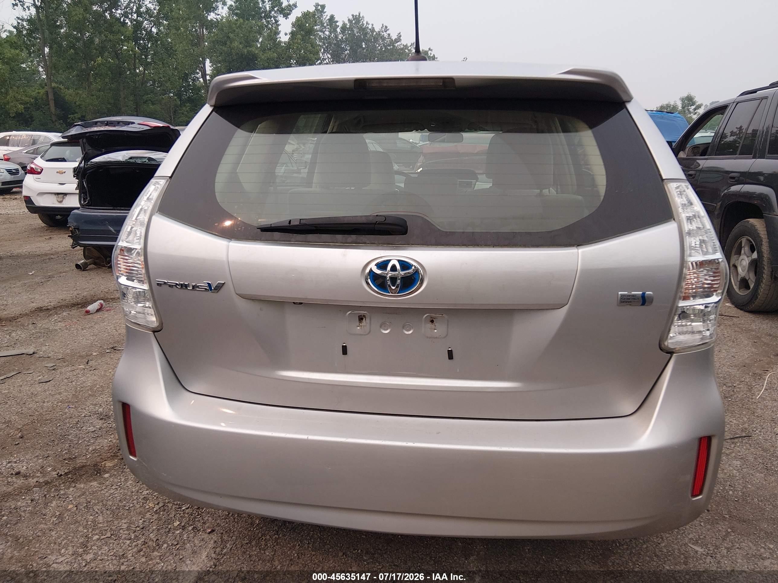 2013 Toyota Prius V Three Silver vin: JTDZN3EU8D3193668