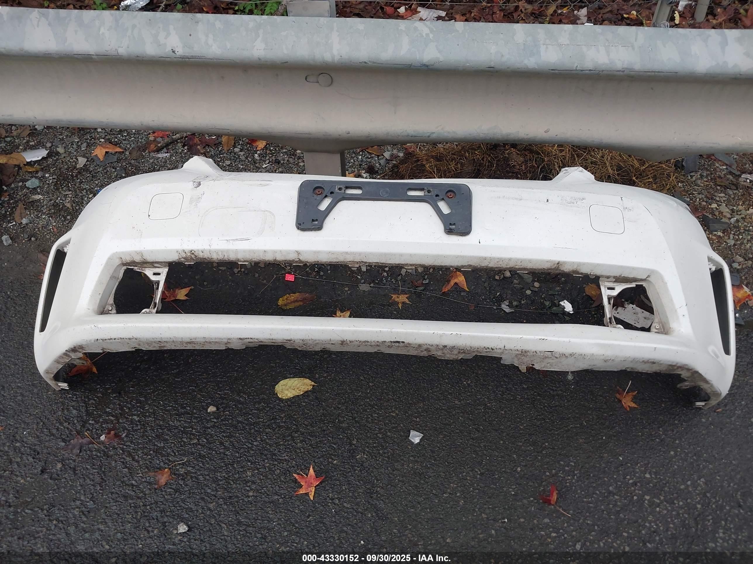 2013 Toyota Prius V Five White vin: JTDZN3EU8D3193802