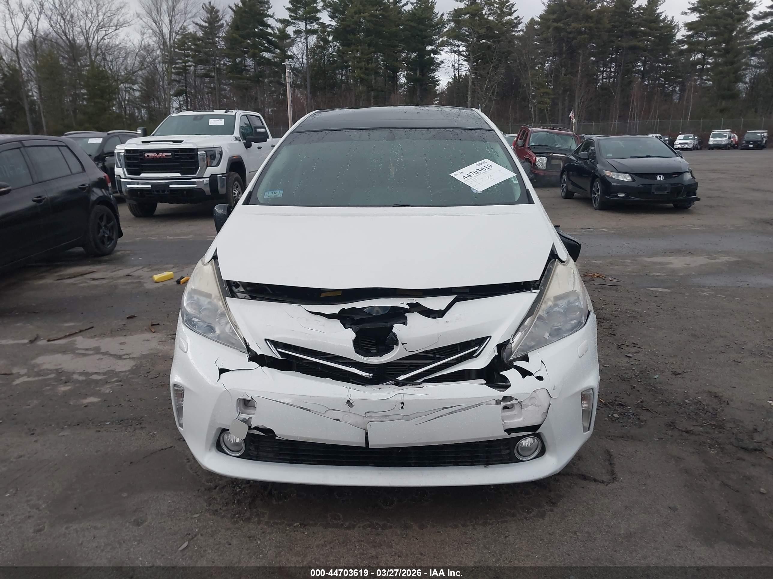 2013 Toyota Prius V Five White vin: JTDZN3EU8D3198725