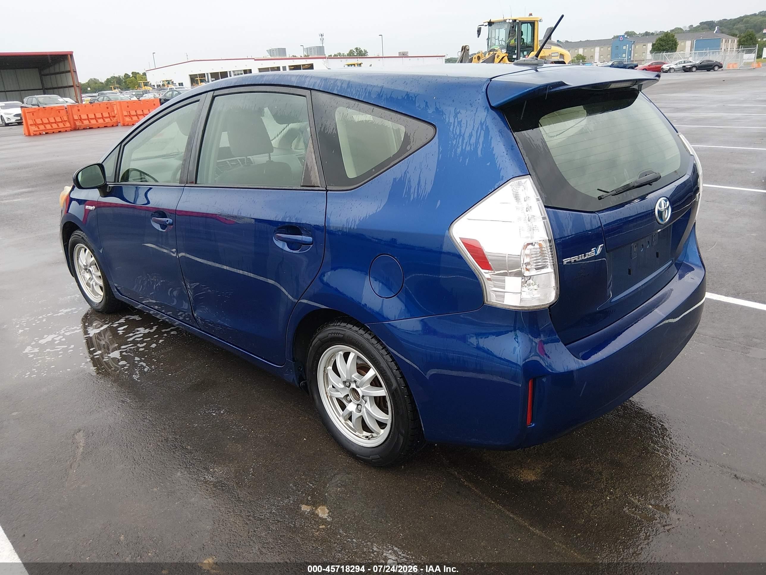 2013 Toyota Prius V Three Blue vin: JTDZN3EU8D3213305