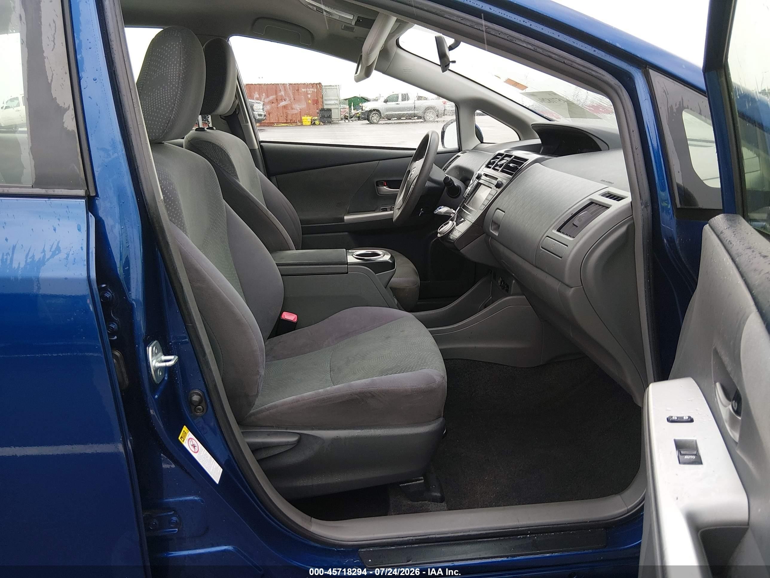 2013 Toyota Prius V Three Blue vin: JTDZN3EU8D3213305