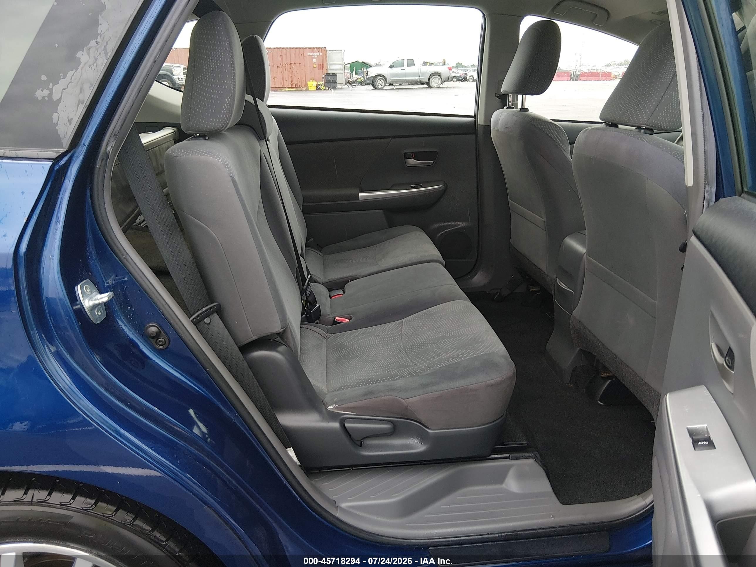 2013 Toyota Prius V Three Blue vin: JTDZN3EU8D3213305