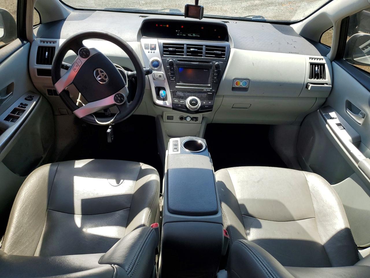2013 Toyota Prius V Three White vin: JTDZN3EU8D3218276