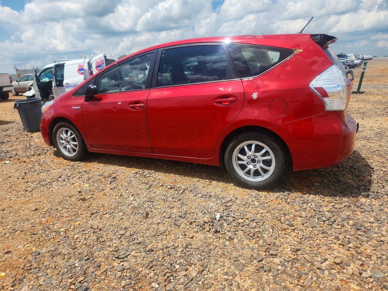2013 Toyota Prius V Three Red vin: JTDZN3EU8D3262911