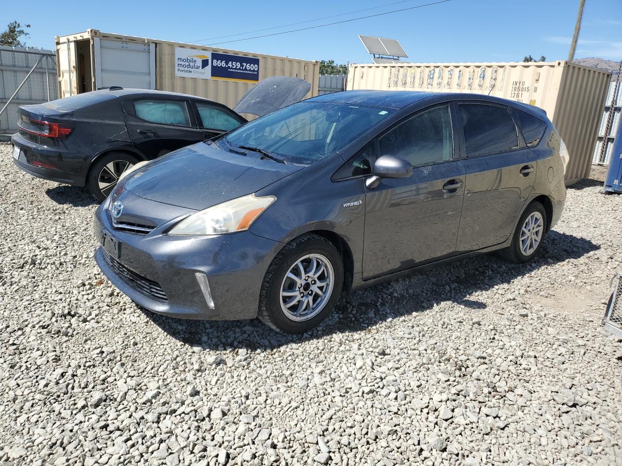 2013 Toyota Prius V Three Угольный vin: JTDZN3EU8D3263427 Damage: Left Front Wheel Cover, Missing, Replacement Required