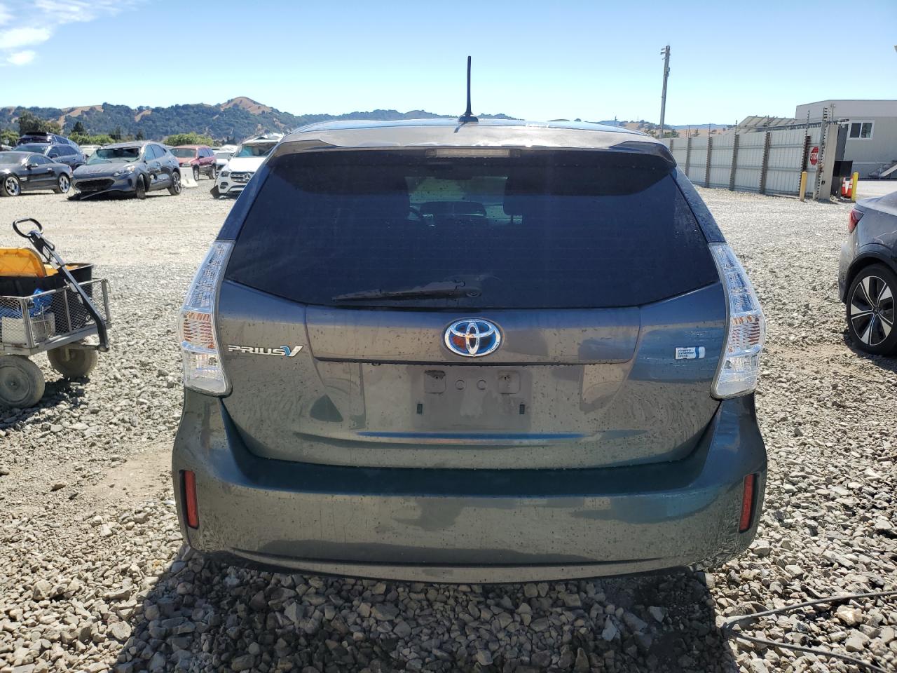 2013 Toyota Prius V Three Угольный vin: JTDZN3EU8D3263427 Damage: Rear Bumper, Chipped, 5