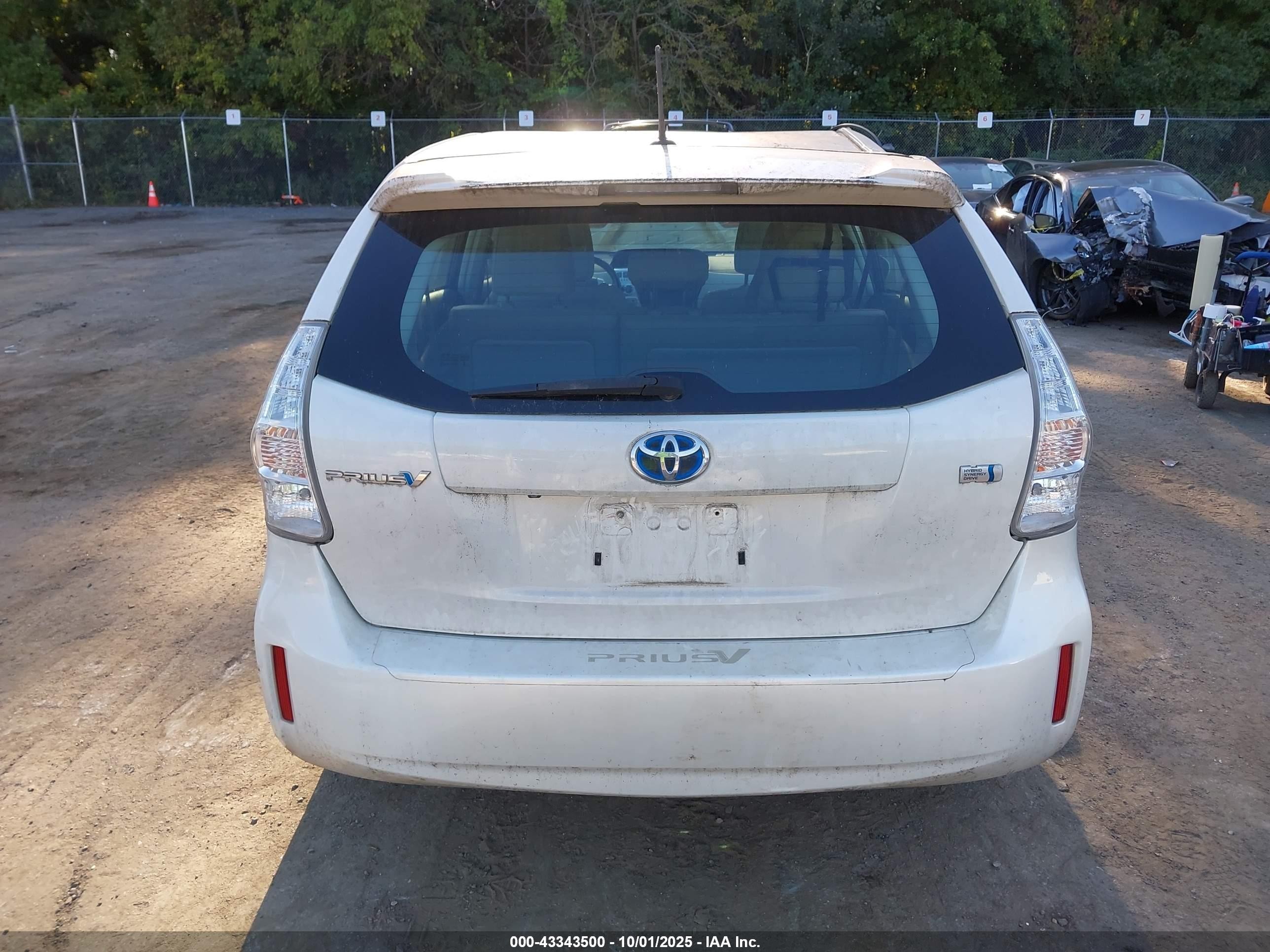 2013 Toyota Prius V Five Белый vin: JTDZN3EU8D3273679
