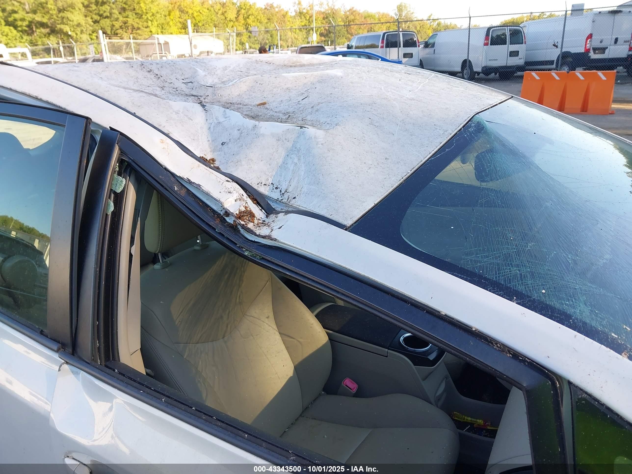 2013 Toyota Prius V Five Белый vin: JTDZN3EU8D3273679