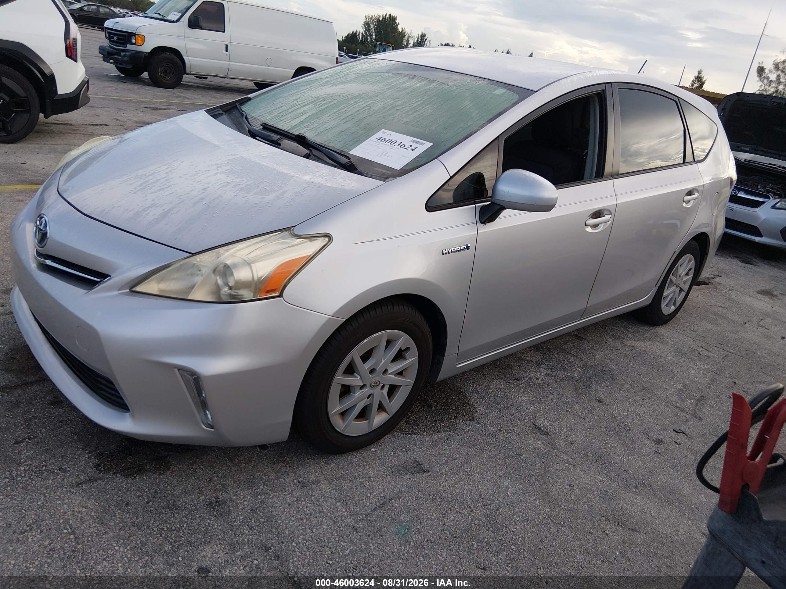 2013 Toyota Prius V Two Silver vin: JTDZN3EU8D3286478