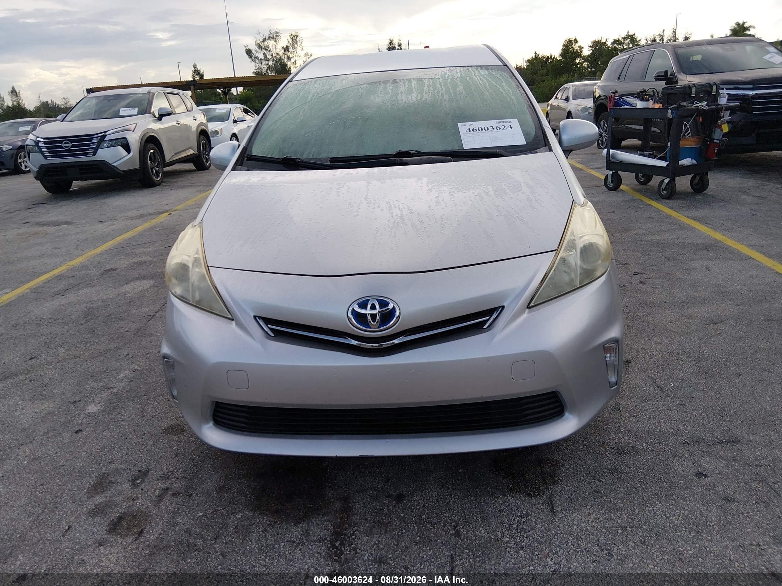 2013 Toyota Prius V Two Silver vin: JTDZN3EU8D3286478